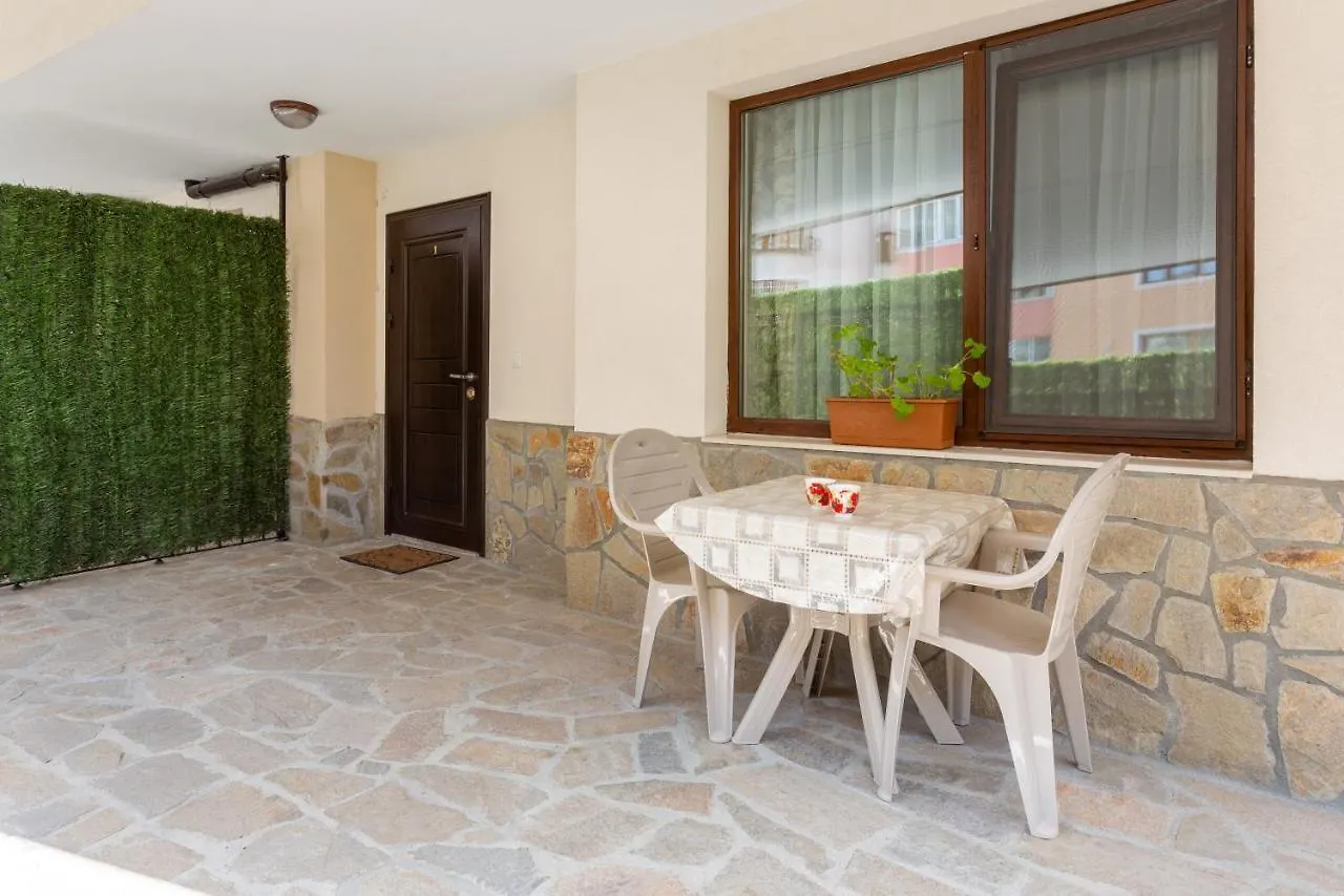 Apartments Flora 1 Burgas 0*,  Bulgaria